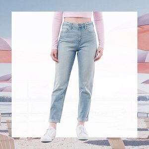 Hollister Ultra High Rise Mom Jeans